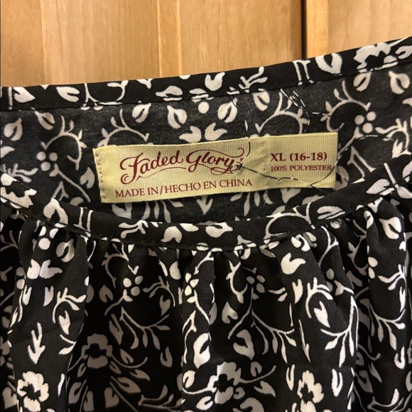 Faded Glory Black and White Floral Camisole - Picture 2 of 2